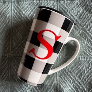 NWT “S” monogrammed coffee mug with travel lid